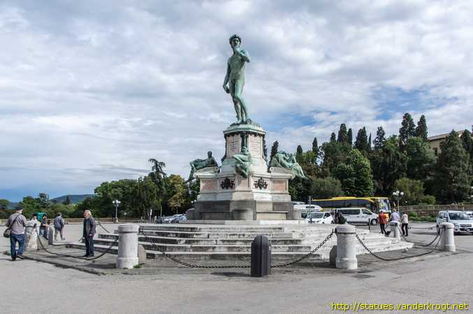 Firenze /  David - Monumento a Michelangelo