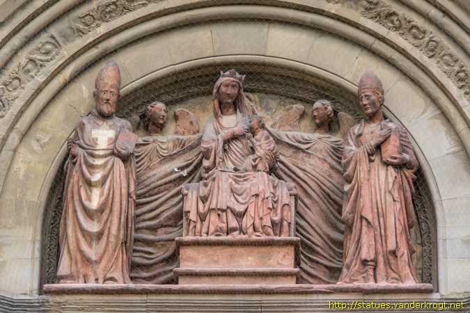 Arezzo /  Madonna col Bambino fra due angeli e san Donato e il beato Gregorio X