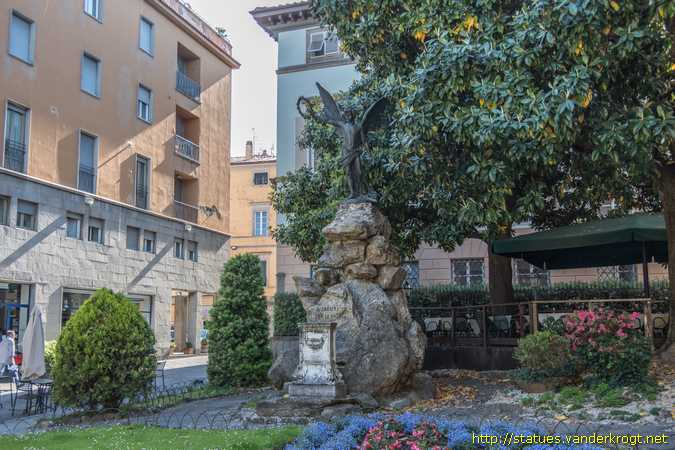 Lucca /  Monumento ai Caduti per la Patria
