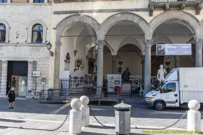 Lucca /  Vincenzo Consani