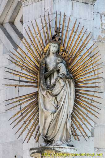 Lucca /  Madonna con Bambino