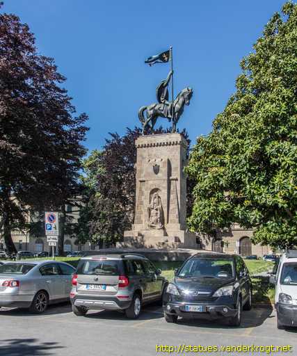Lucca /  Monumento ai caduti