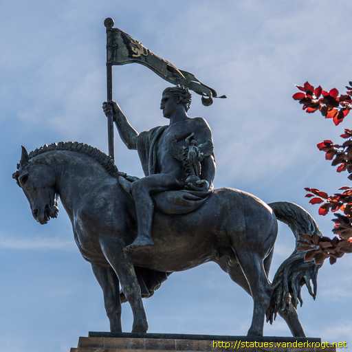 Lucca /  Monumento ai caduti