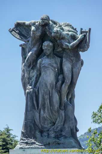 Lucca /  Monumento ad Alfredo Catalani