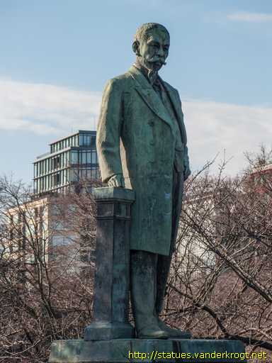 Tokyo - 東京 /  品川弥次郎