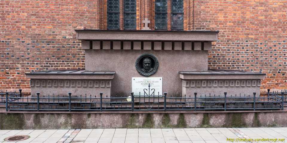 Kaunas /  Maironis mauzoliejus