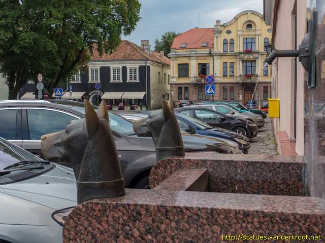 Kaunas /  Fontanas Šunys