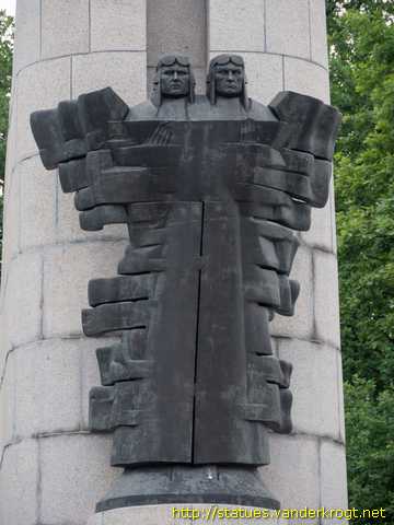 Kaunas /  Stepono Dariaus ir Stasio Gireno Paminklas