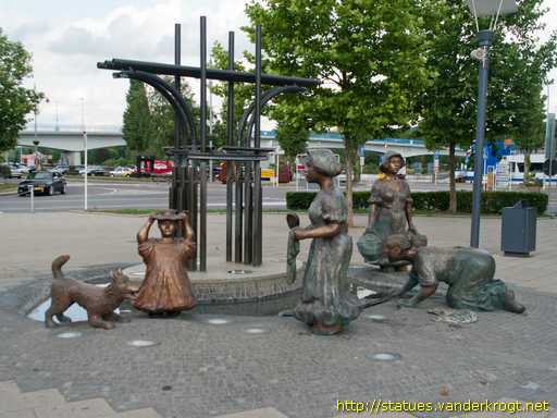 Remich /  Waeschfraën (Les Lavandières)