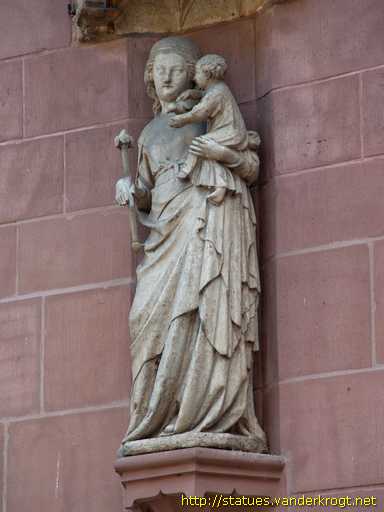 Vianden /  La Vierge à l'enfant