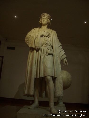 Mexico /  Estatua de Colón en el Museo Nacional de Arte