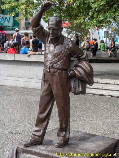 Auckland /  Sir Dove-Myer Robinson