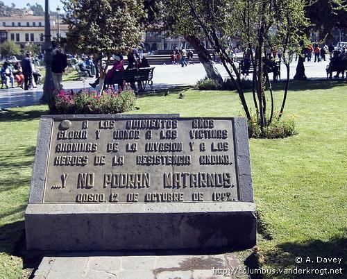 Cuzco /  Placa conmemorativa de la resistencia andina