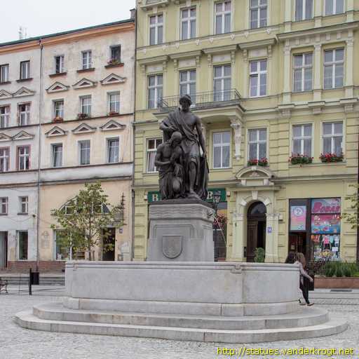 Nowa Ruda /  Fontanna z figurą Jana Chrzciciela i Jezusa Chrystusa