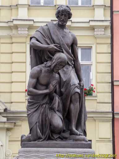 Nowa Ruda /  Fontanna z figurą Jana Chrzciciela i Jezusa Chrystusa