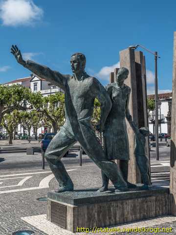 Ponta Delgada /  Monumento ao Emigrante