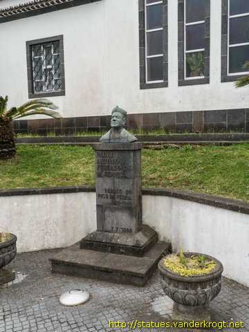 Pico da Pedra /  Padre António Furtado Mendonça