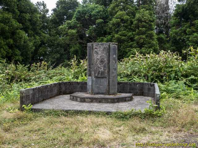 Santa Bárbara /  Monumento aos mortos no vôo 1851