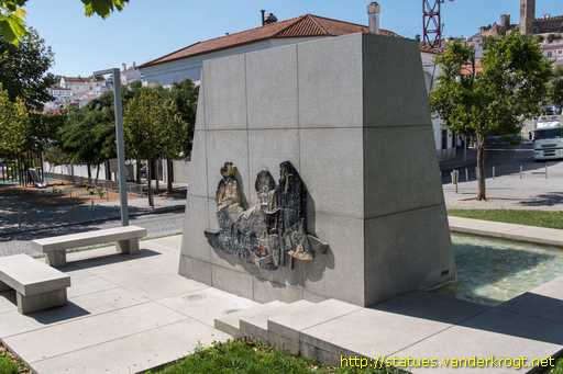 Arraiolos /  Monumento à Tapeteira de Arraiolos