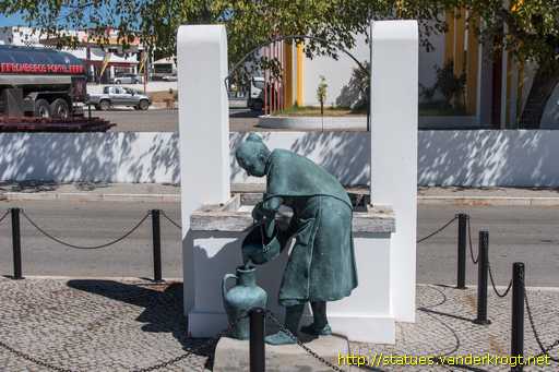 Portel /  Monumento à Mulher Alentejana