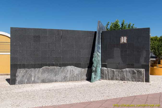 Cuba /  Monumento a Fialho de Almeida