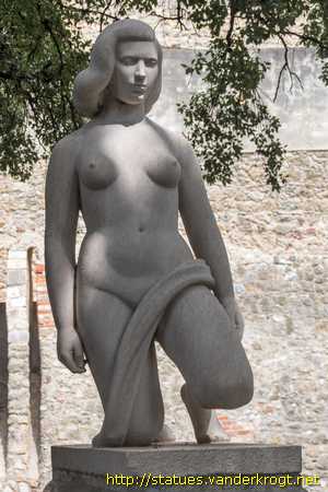 Lisboa /  Nú Feminino