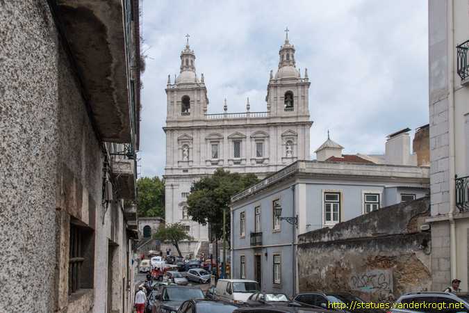 Lisboa /  Estátuas na Igreja de São Vicente de Fora