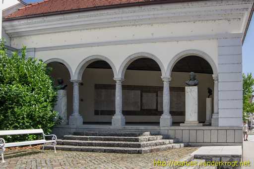 Novo mesto /  Spominska loža herojev