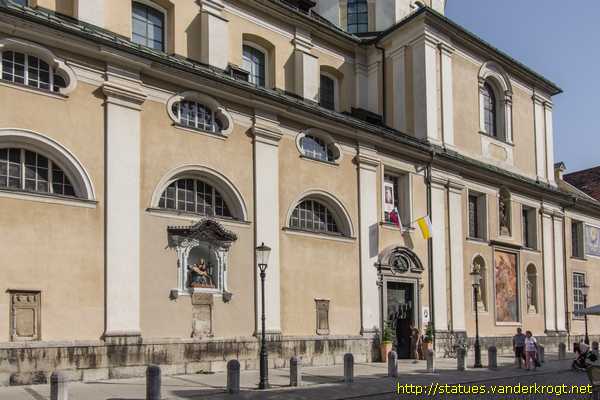 Ljubljana /  Kipi svetnikov in škofje na ljubljanski stolnici