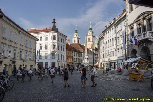 Ljubljana /  Robbov vodnjak <i>ali</i> Vodnjak treh kranjskih rek