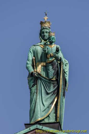 Ljubljana /  Kipi svetnikov na Frančiškanske cerkvi