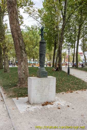 Ljubljana /  Spomenik ženskim demonstracijam na Kongresnem trgu