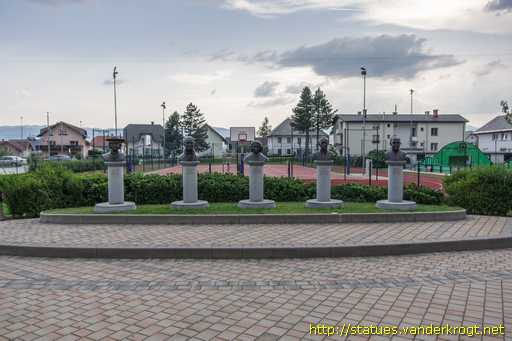 Zabreznica /  Aleja znanih mož iz občine Žirovnica