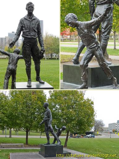 Saint Paul /  Charles Lindbergh Memorial 'The Boy and the Man'