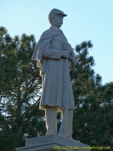 Pierre /  Civil War Monument
