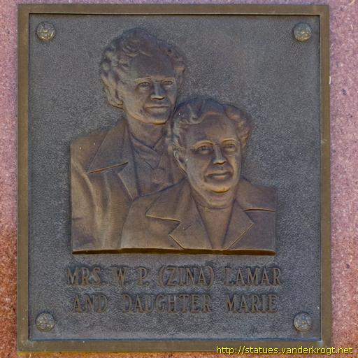 Crosbyton /  Zina Lamar and daughter Marie