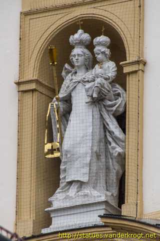 Sankt Pölten - Heiligenstatuen an der Prandtauerkirche