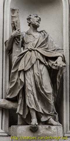 Graz - Heiligenstatuen an der Stadtpfarrkirche