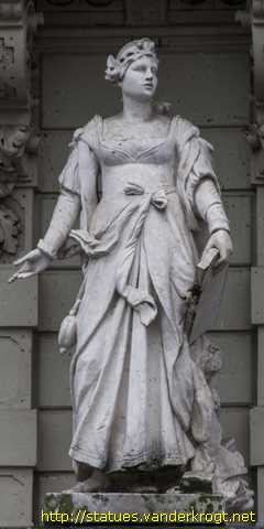 Graz - Statuen am Frontfassade Rathaus