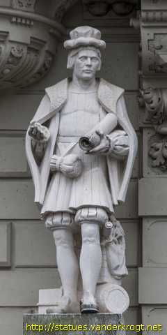 Graz - Statuen am Frontfassade Rathaus