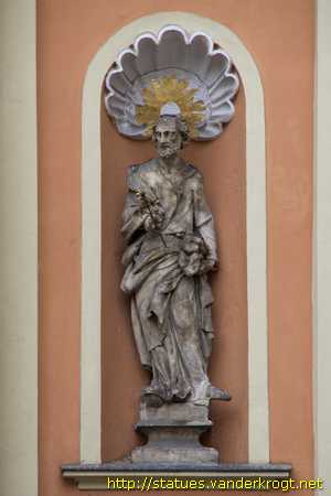 Graz - Heiligenstatuen an der Dreifaltigkeitskirche