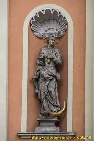 Graz - Heiligenstatuen an der Dreifaltigkeitskirche