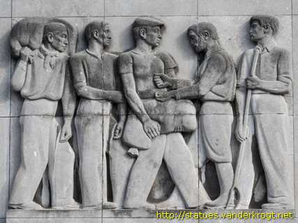 Mons - Reliefs au Palais provincial