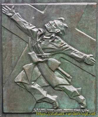 Dinant - Stèle au Roi Albert et aux Croix du Feu