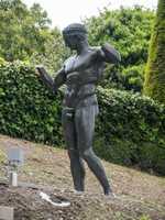 Le jardin des sculptures de la Musée olympique - Diadoumenos