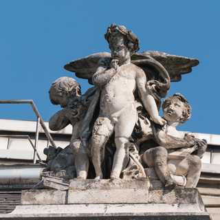 Genève - Statues au Grand Théâtre - la Comédie - Comedy