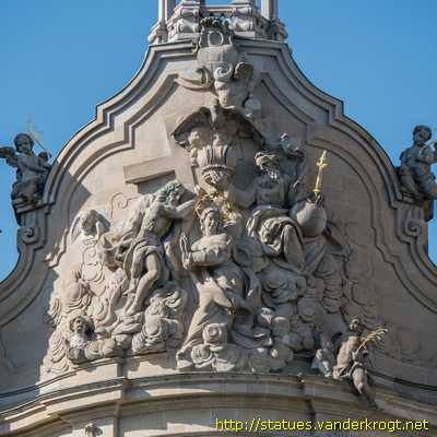 Sankt Gallen - Heiligenstatuen an der Stiftskirche