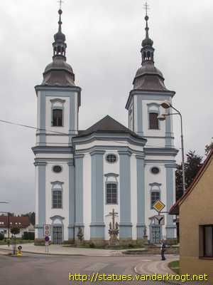 �amberk - Sochy svatých pred Kostelem svatého Václava
