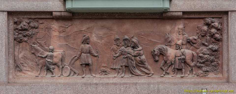 Praha - Reliéfy podle Přemyslovského památníku ve Stadicích