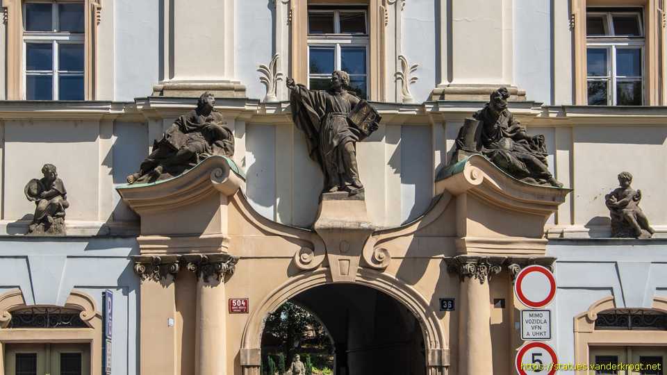 Praha - Sochy z jezuitského kolegia
